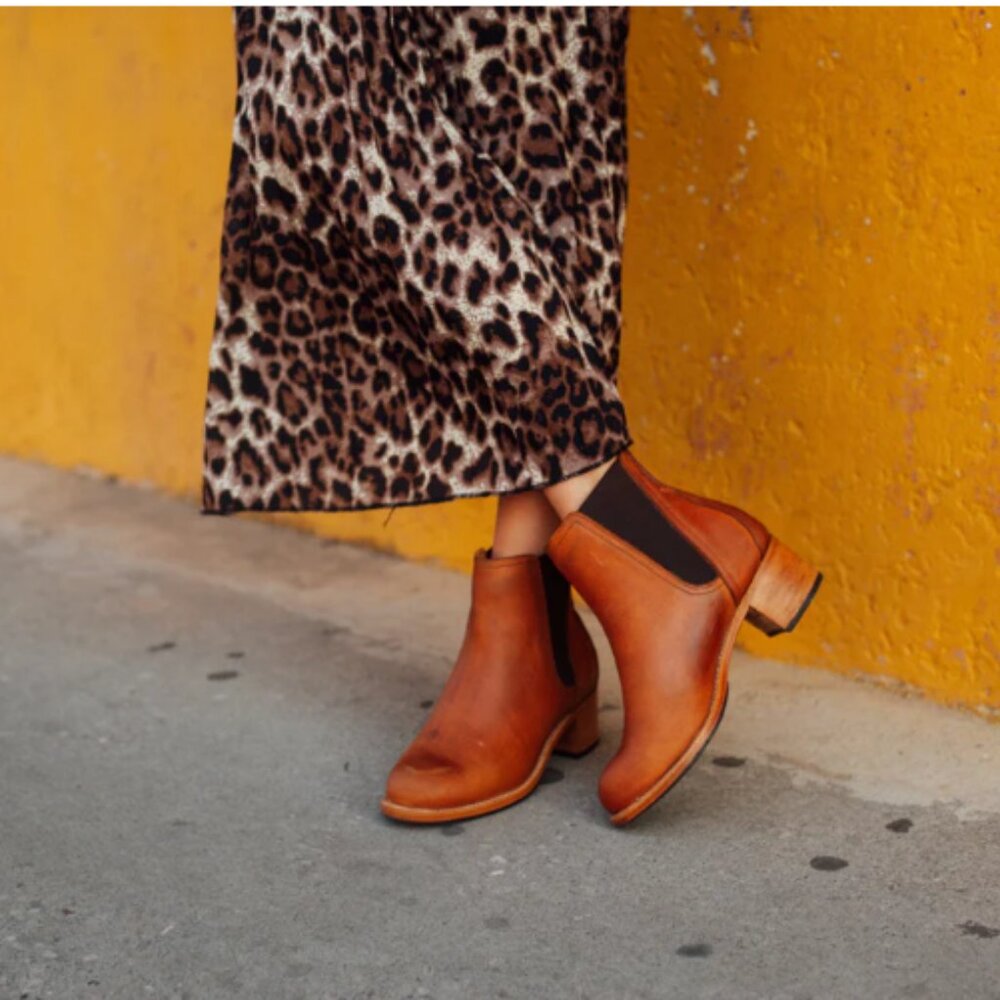 Adelante Chelsea Ankle Heel Boots Size 11.5